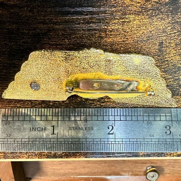 Brooch – Vintage 1980s Gold-Tone Winged Brooch with Opalescent Center - Picture 2 of 2